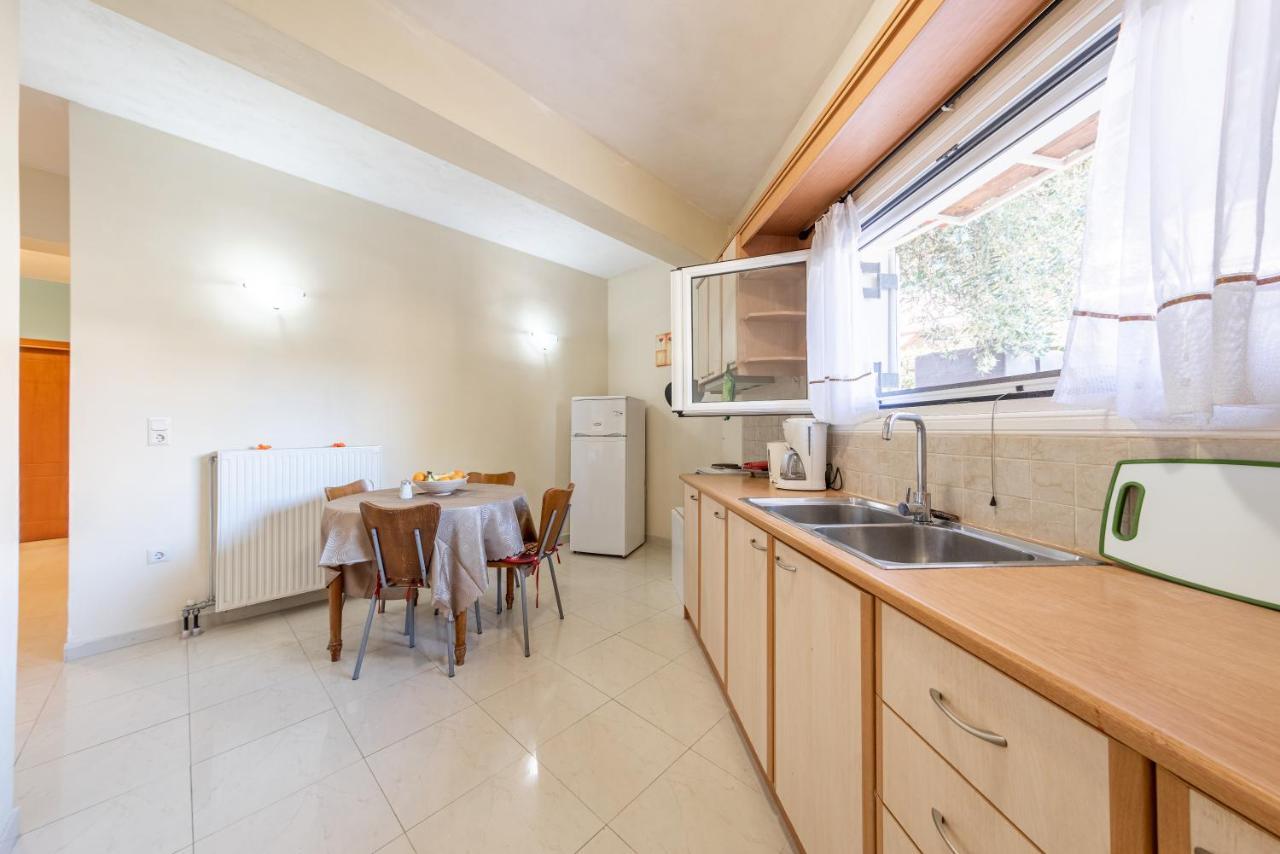 Helen Corfu House Apartment ภายนอก รูปภาพ
